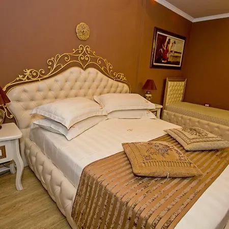 Boutique Fernando Τίρανα